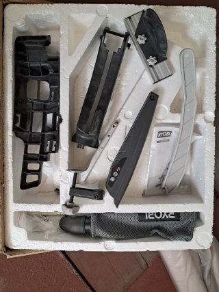 Ingletadora Ryobi 1600W 254mm