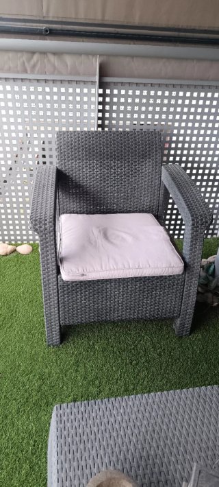Sofá exterior 2 plazas gris, 2 sillones y 1 mesa