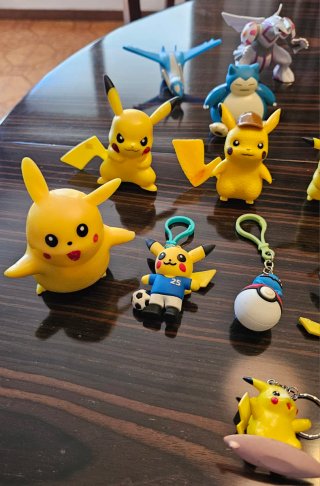Pokemon Pikachu e altri 54 pezzi