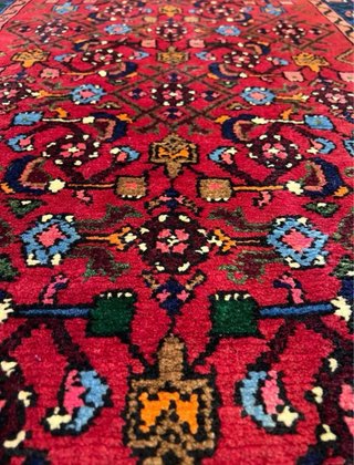 Alfombra persa de lana roja y azul