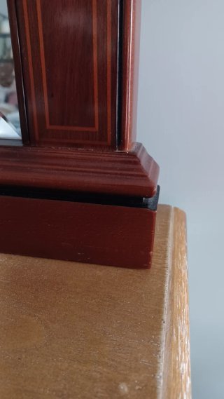 Espejo grande de madera