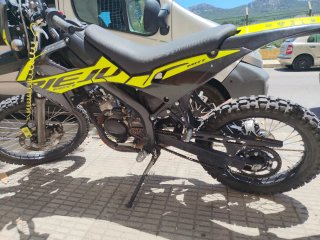 Moto 49cc Enduro/Motocross Negra y Amarilla