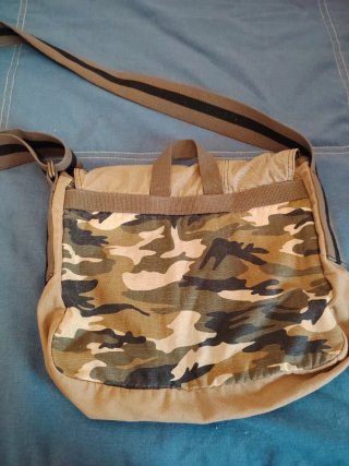 Bandolera estilo militar beige