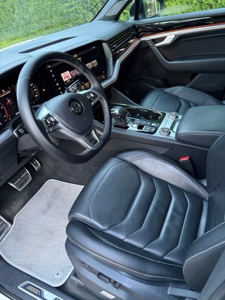 Volkswagen Touareg R line Pano