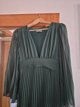 Vestido largo verde plisado