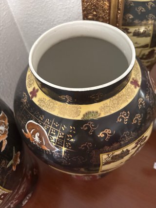 Conjunto 2 Jarrones Chinos Negros y Dorados