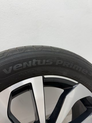 Juego de 4 llantas VW 17" con neumáticos.