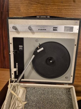 Tocadiscos Antiguo Bettor Mark-4 Años 70