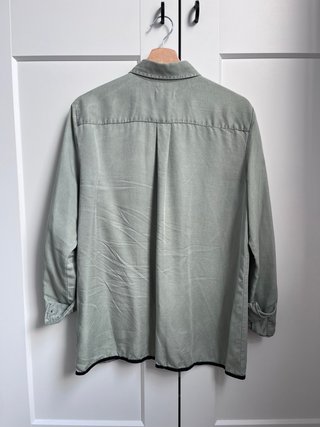 Sobrecamisa estilo militar