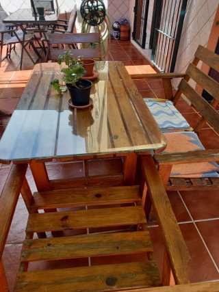 Conjunto terraza: mesa, banco y 2 sillones