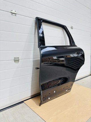 Puerta trasera izquierda Porsche Cayenne 2010-2014 7P0833311