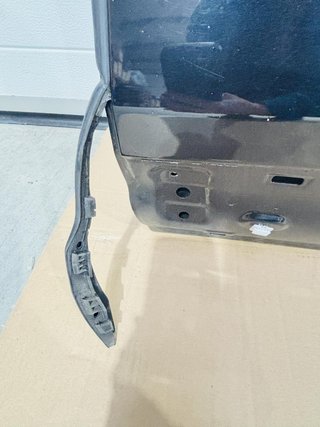 Puerta trasera izquierda Porsche Cayenne 2010-2014 7P0833311