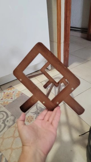 Estantería de madera para libros