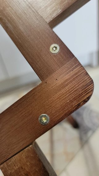 Estantería de madera para libros