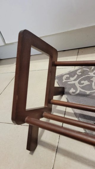 Estantería de madera para libros