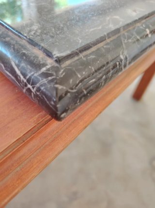 Placa de Mármol Nero Marquina con pecho paloma