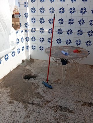 Ofrezco mis servicios de limpieza.