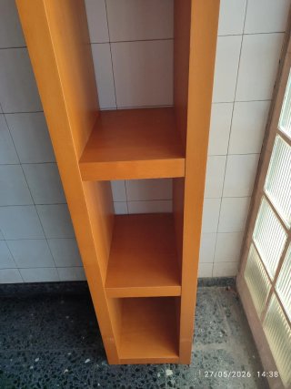 Estantería de madera de calidad