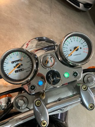 Hyosung Aquila GV125 Custom Negra