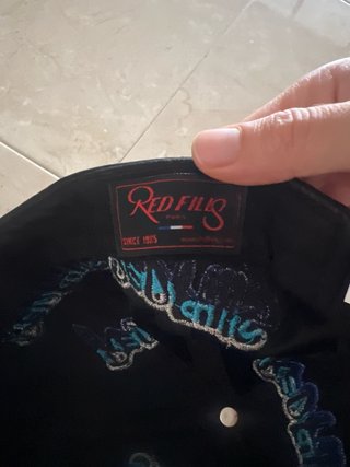 Gorra Redfills Negra con Detalles Azules