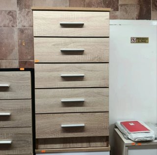 Cómoda 5 cajones madera y plástico