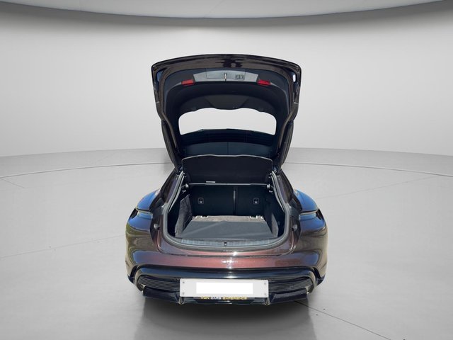 Porsche Taycan Turbo S Cross Turismo
