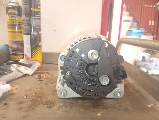 Alternador HELLA 14V 90A 8EL 011 710-381