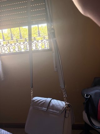 Bolso Guess Beige y Dorado