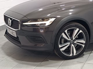 Volvo V60 Cross Country 2.0 B4 (D) AWD Cross Country Core Auto
