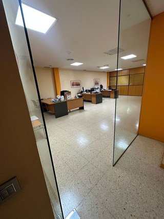 Local comercial en venta en Montesa en Esplugues de Llobregat