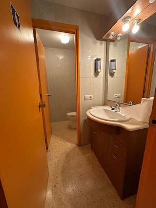 Local comercial en venta en Montesa en Esplugues de Llobregat