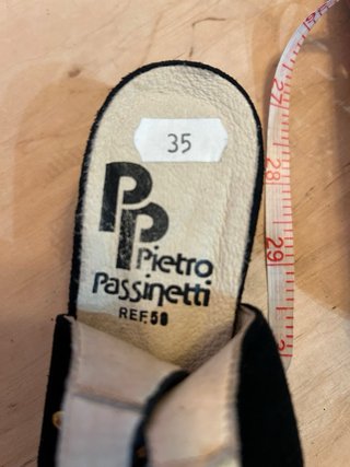 Zapatos negros abiertos talla 35
