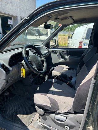 Nissan Terrano II 2001