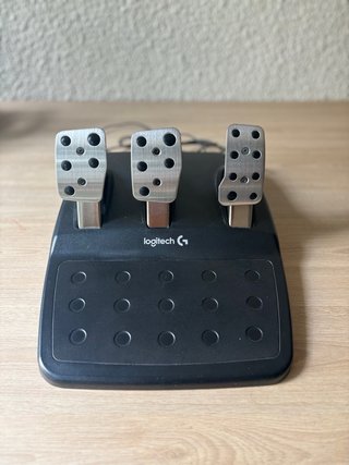 Logitech G29 Driving Force + Pedales