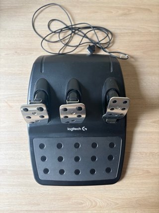 Logitech G29 Driving Force + Pedales