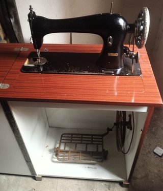 MÁQUINA DE COSER ANTIGUA INDUSTRIAL 16K33