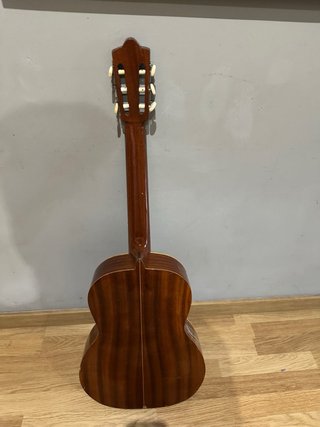 GUITARRA ACUSTICA  LO HA DADO TODO