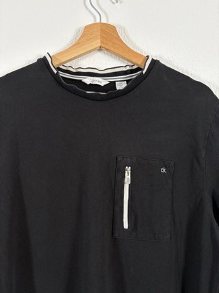 Camiseta Calvin Klein Negra con Cremallera