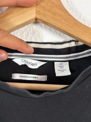 Camiseta Calvin Klein Negra con Cremallera