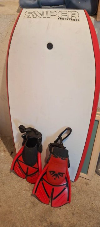 Tabla Bodyboard Sniper y Aletas Ajustables