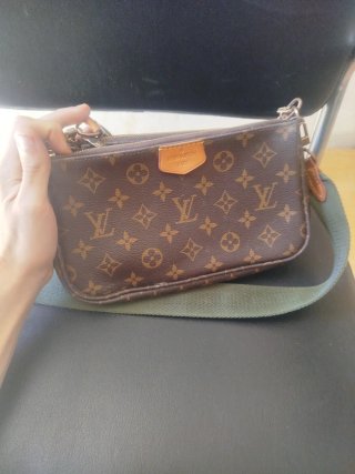 Pochette Louis Vuitton Monogram Canvas