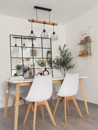 Mesa y 4 Sillas Comedor