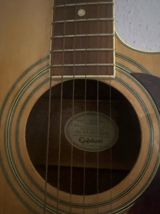 Guitarra Electroacústica + Amplificador