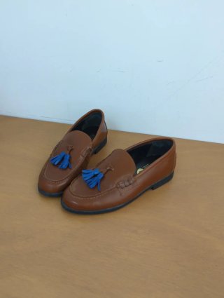 Mocasines niña marrones con pompón