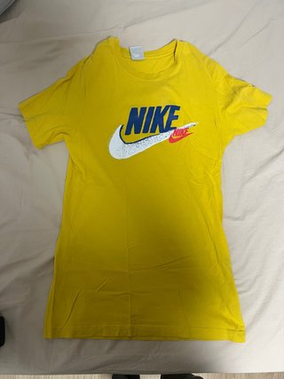 Camiseta Nike Amarilla