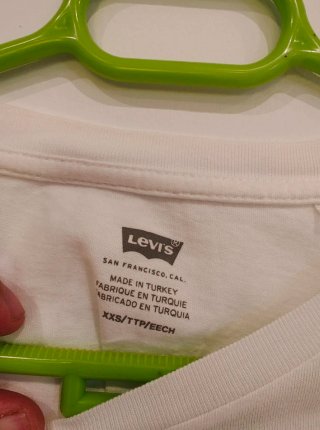 Camiseta Levi's Blanca Logo Rojo Negro
