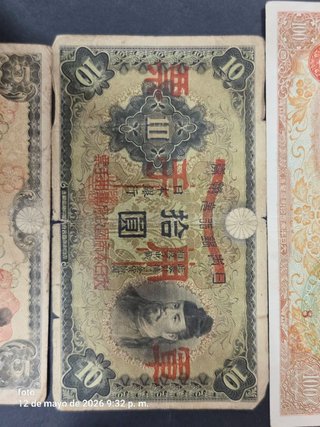 Lote 3 Billetes Japoneses 100, 10 y 5 Yenes