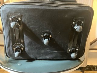 Bolso de viaje extensible negro