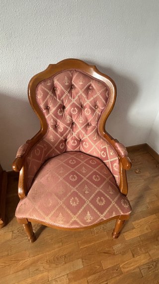 Butaca tapizada estilo clásico