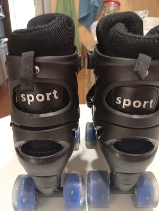 Patines infantiles talla 30-33 para 6/7 años.